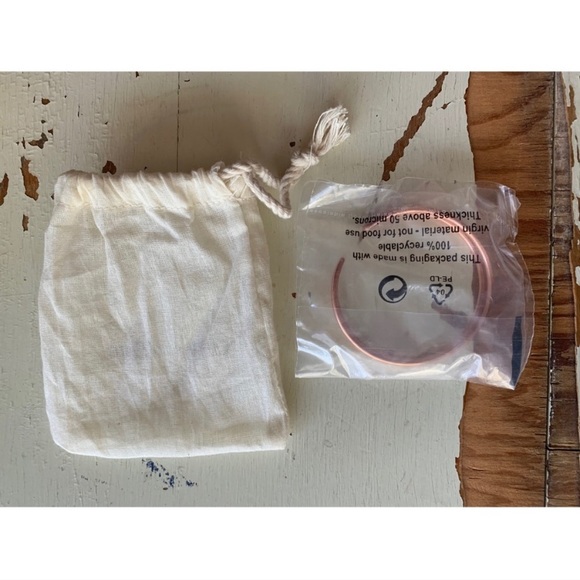 Tribe Alive : rose gold criss cross bracelet - Picture 12 of 14